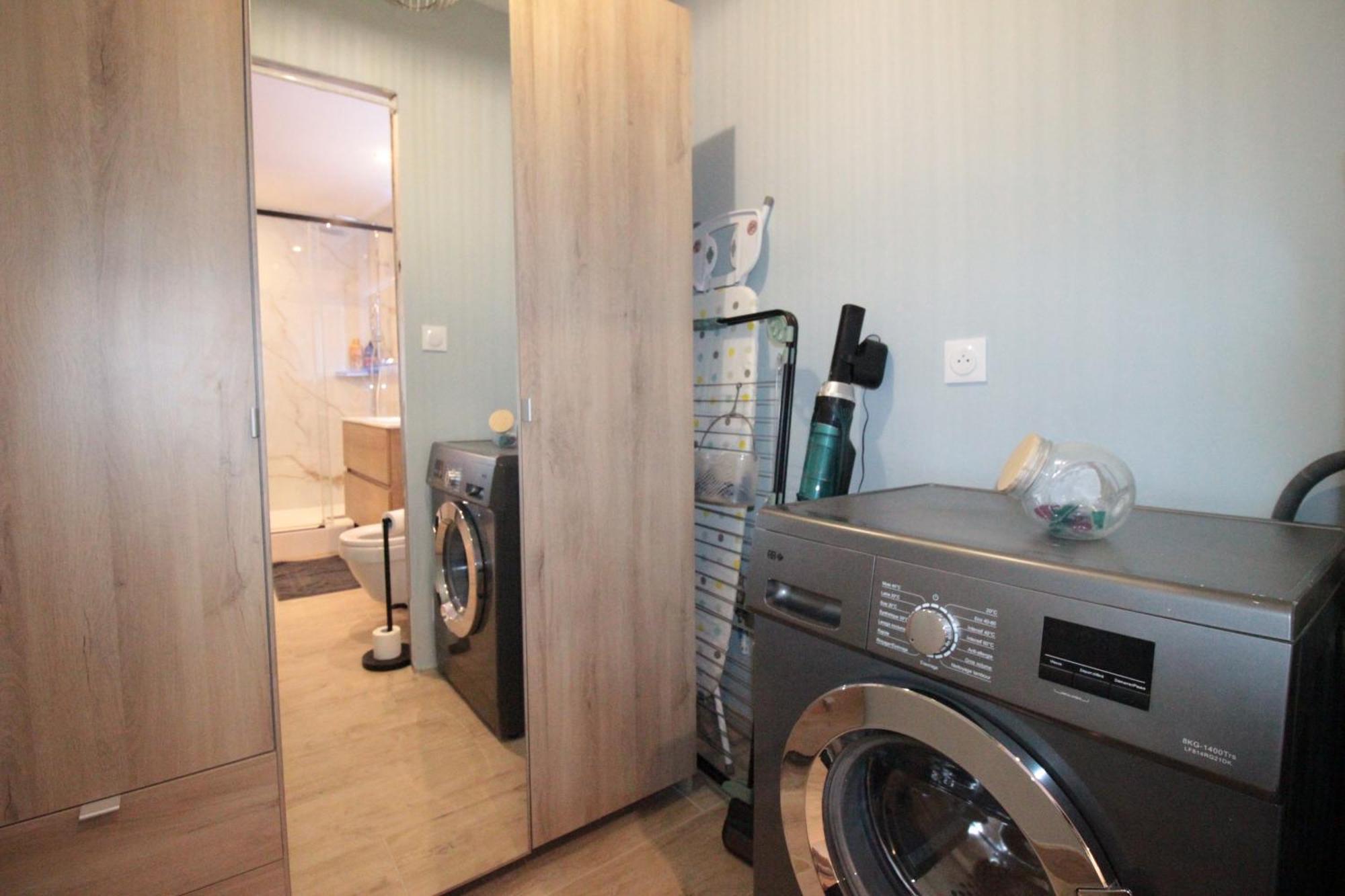 Luxury Studio, Rez De Chaussee, Parking Prive Video Surveillance, Canape Haute Qualite Convertible Couchage 2 Personnes, Centre Ville Proche, Restaurant, Boulangerie 2 Minutes A Pied, Terrasse - 800Metre Carre De Terrain - Gere Par Presta-Zen'Service Verdun-sur-Meuse Kültér fotó